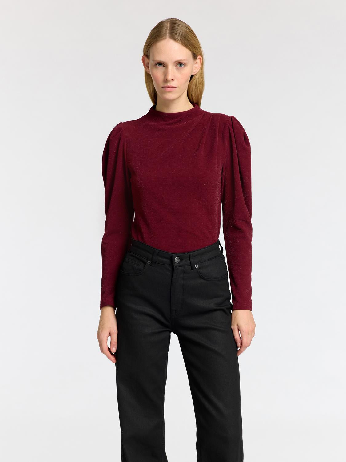 model_shot-front